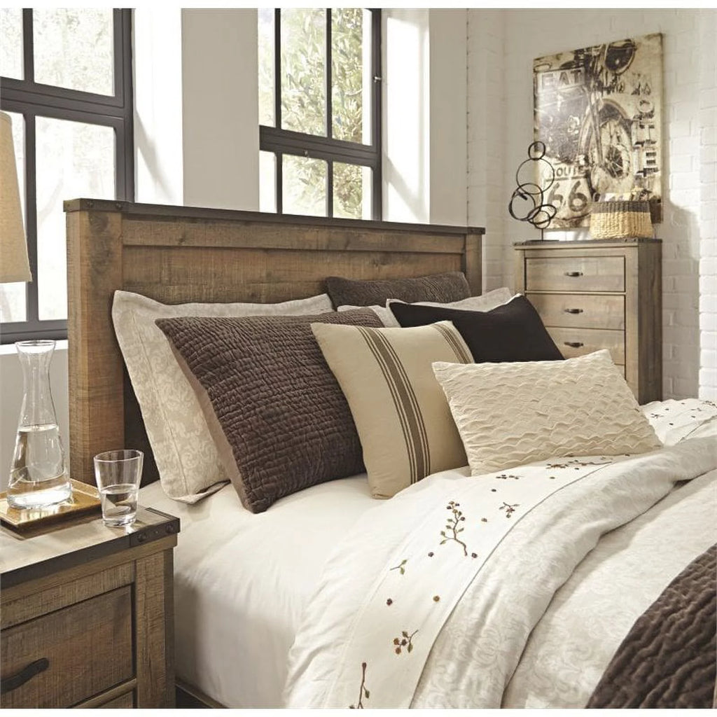 Ashley Furniture Trinell Farmhouse Wood Panel Bed, Queen R3067