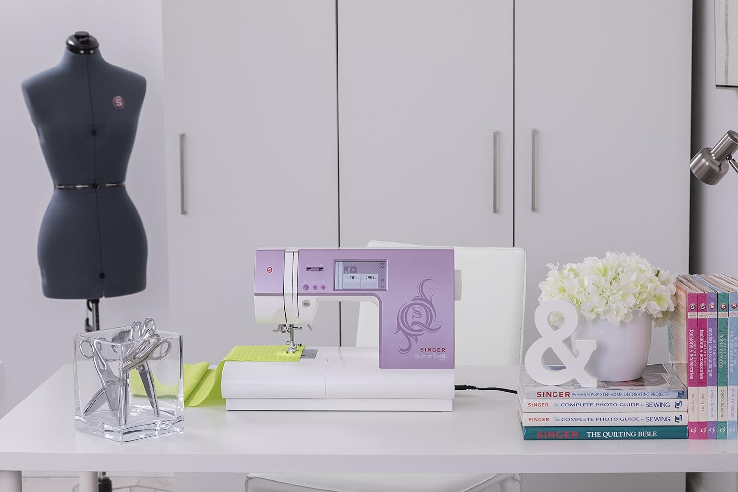 Singer Quantum Stylist 9985 Computerized Portable Sewing Machine N434