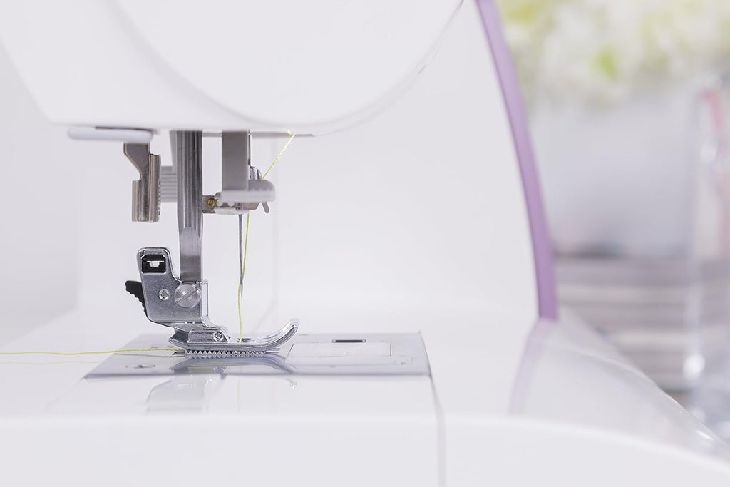 Singer Quantum Stylist 9985 Computerized Portable Sewing Machine N434