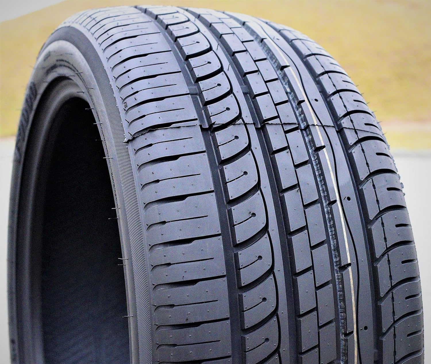 F7000 All Season 235/55R19 105V XL Passenger Tire R326