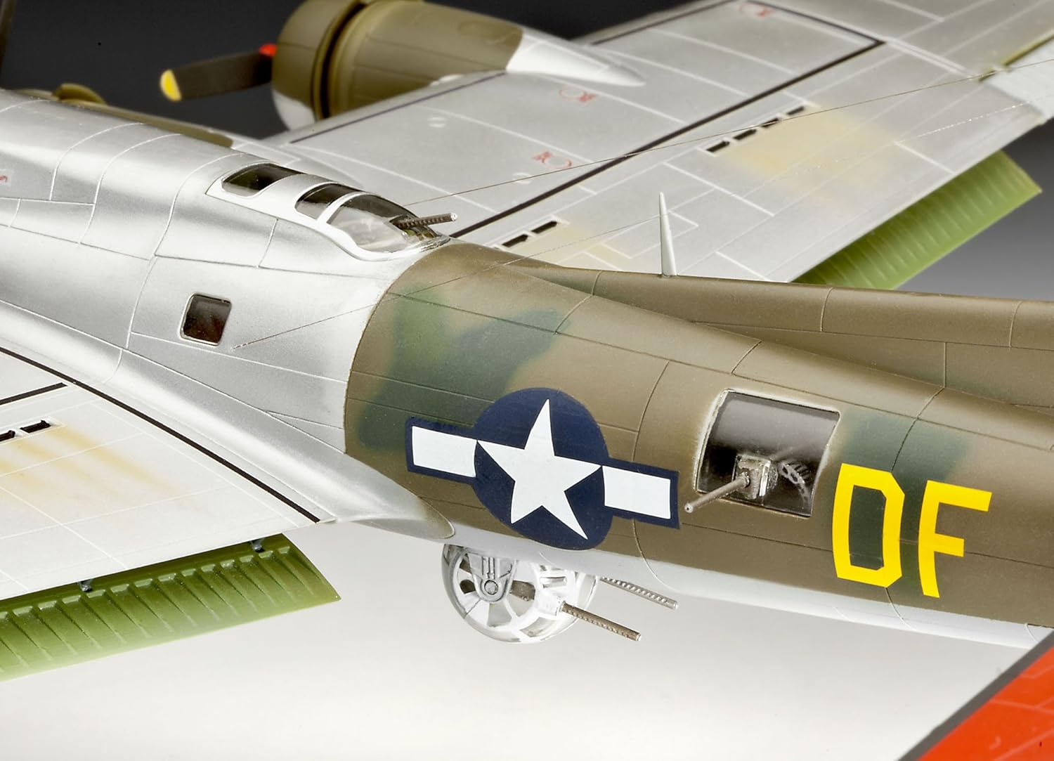 Revell Of Germany 04283 B-17G Flying Fortress L63853