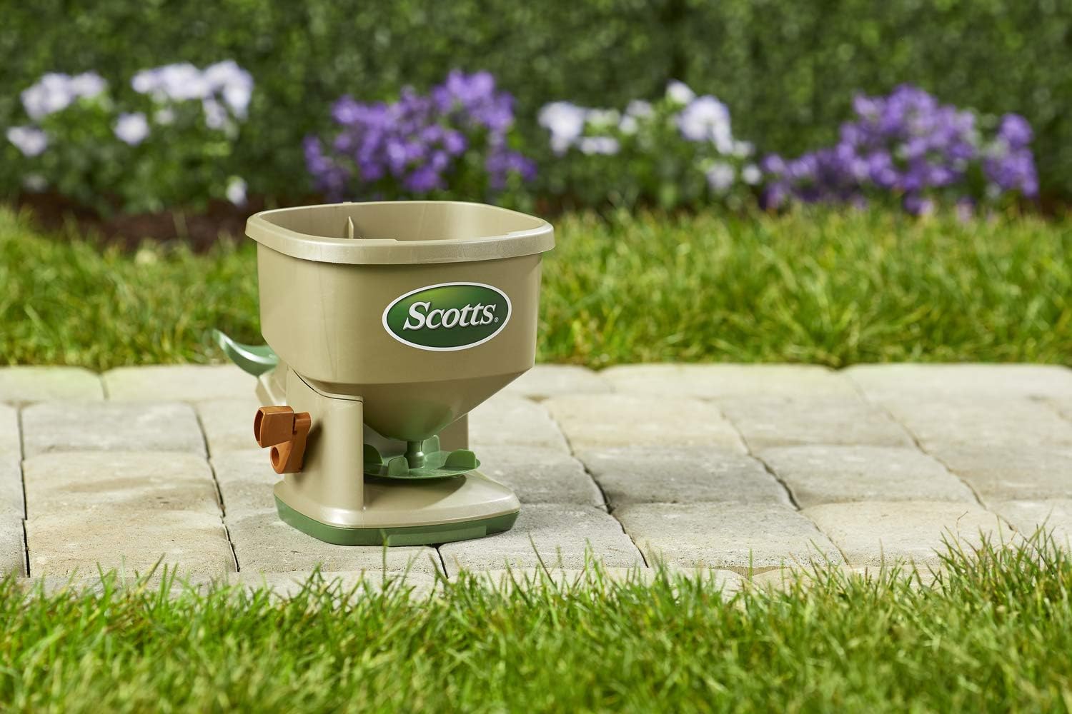 Scotts Whirl Hand-Powered Spreader for Seed, Fertilizer, Salt, Ice Melt M416097